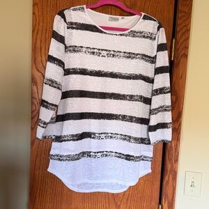 Women with Control Black and White Striped 3/4 Sleeve Top